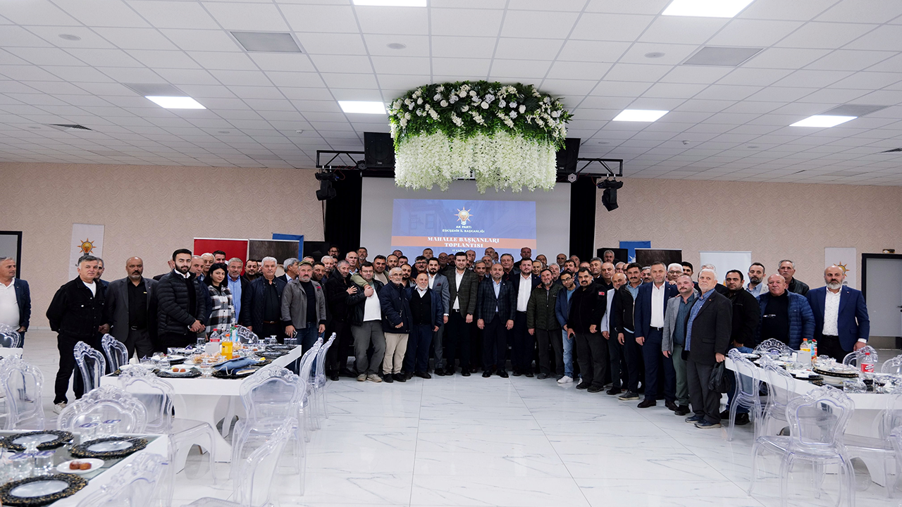 Gürhan Albayrak Mahalle Başkanlarıyla Bir Araya Gelerek Istişarede Bulundu