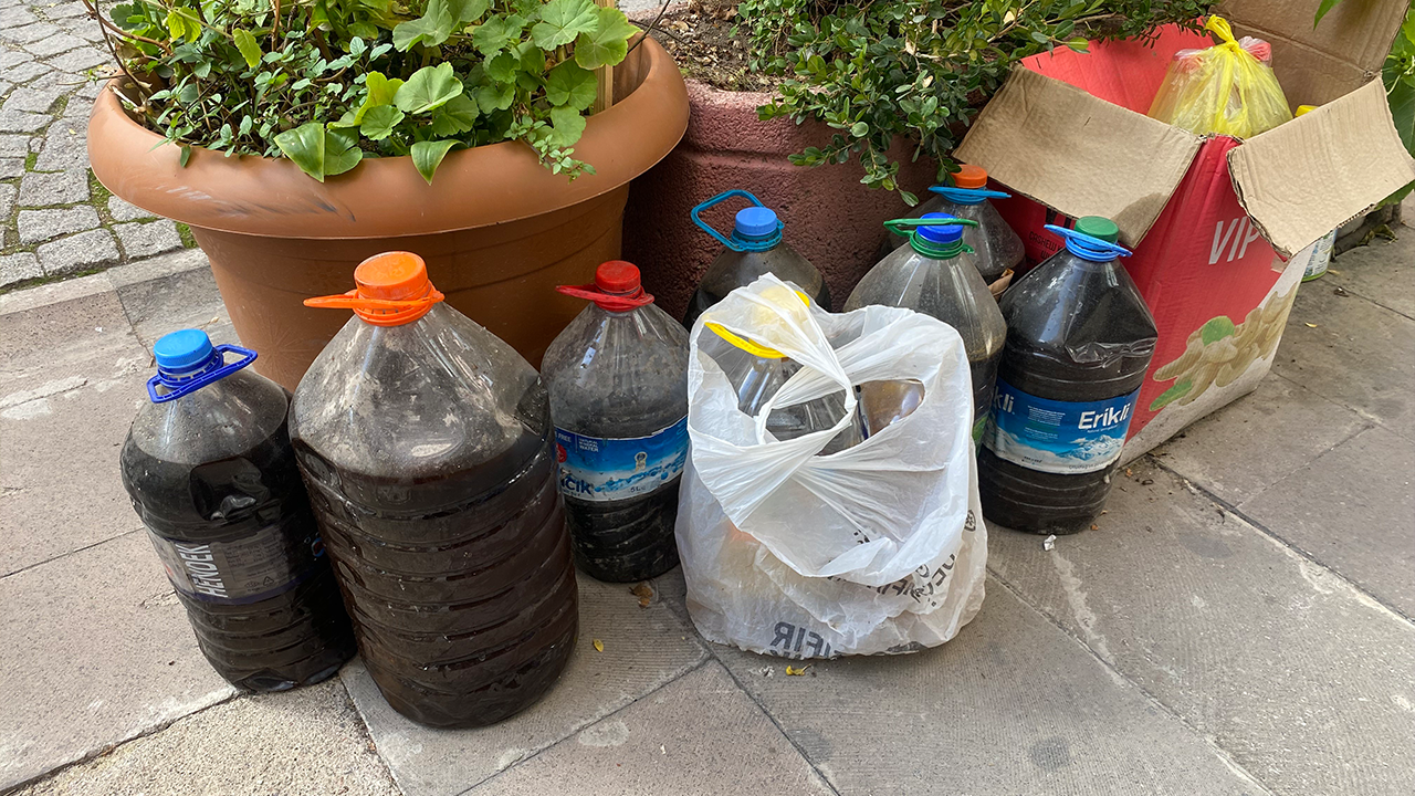 Her Hafta Kilolarca Yağ Teslim Ediliyor