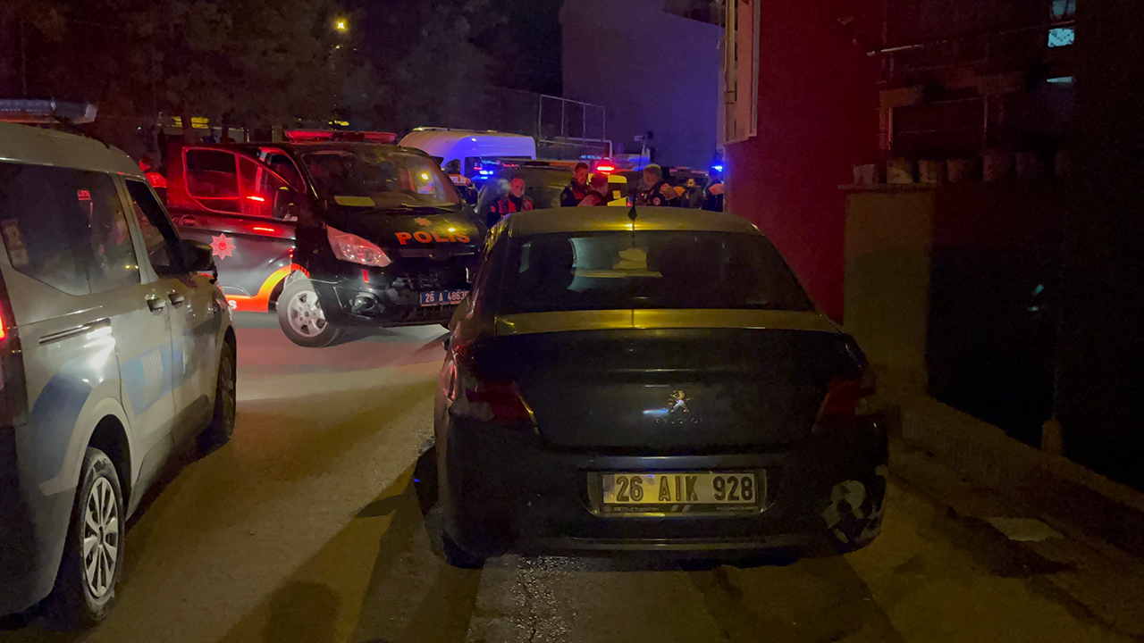 Polis Ekipleri Sokak Girişinde Aracı Yakaladı