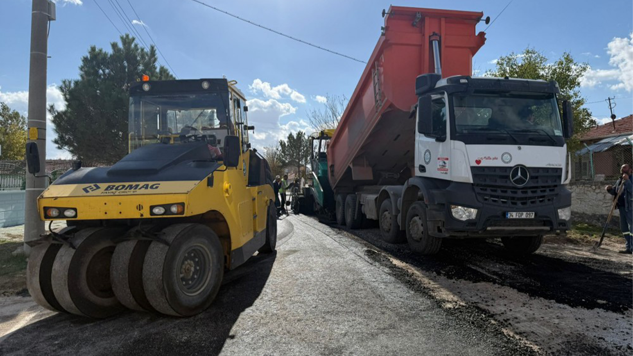 Toplamda 4 Bin Metre Uzunluğunda Asfalt Kaplama Çalışması Yapıldı