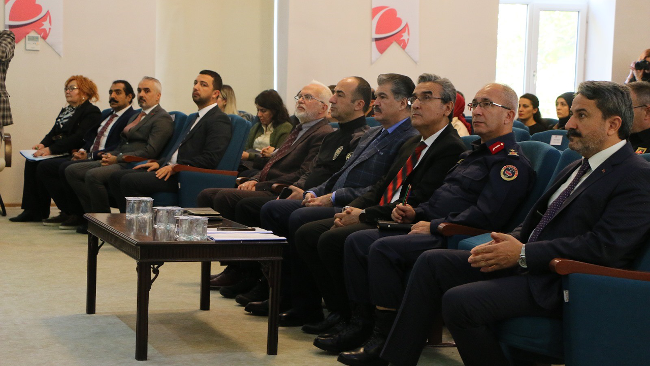 Toplantıda Kent Protokolünden Birçok Üst Düzey Isim Yer Aldı