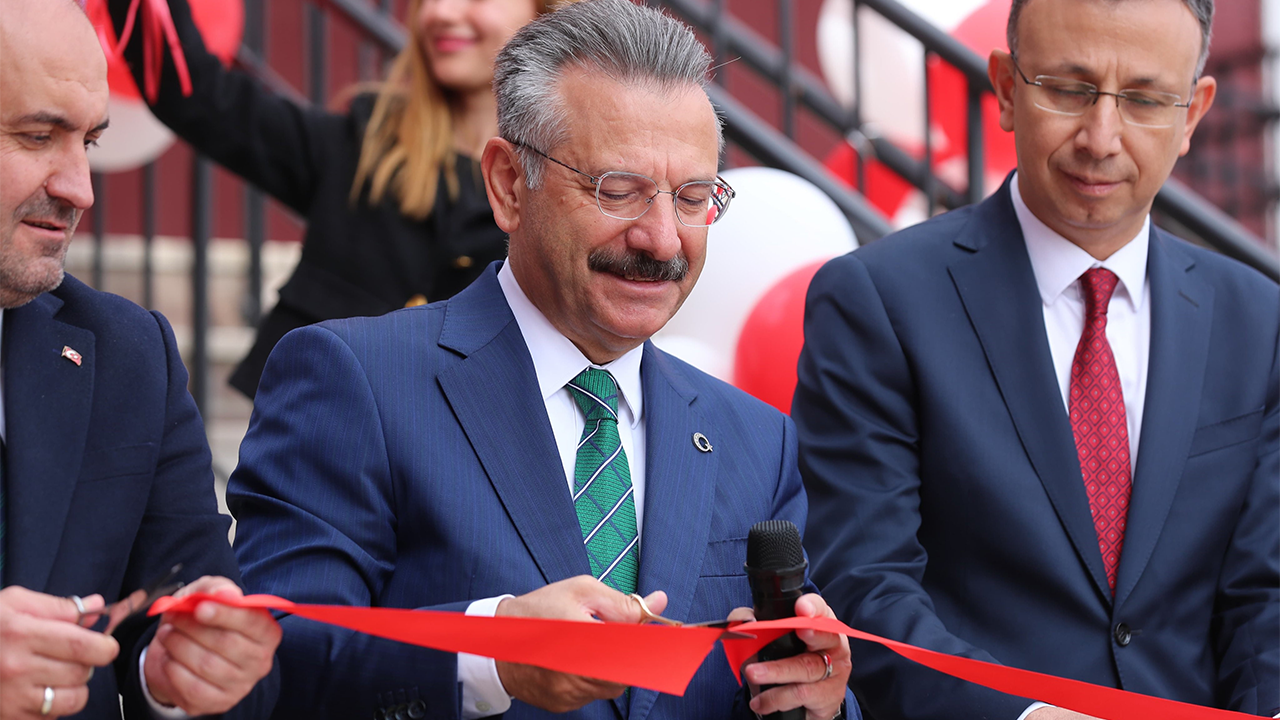 Vali Aksoy Açılış Töreninde