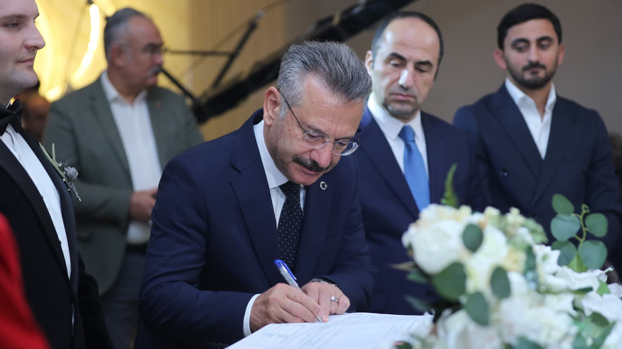 Vali Aksoy Çiftin Nikah Şahidi Oldu