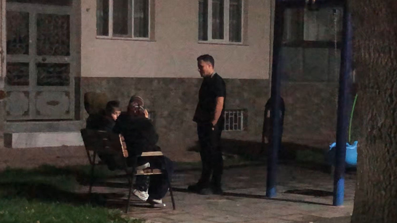 Vatandalar Deprem Paniği Ile Sokağa Döküldü