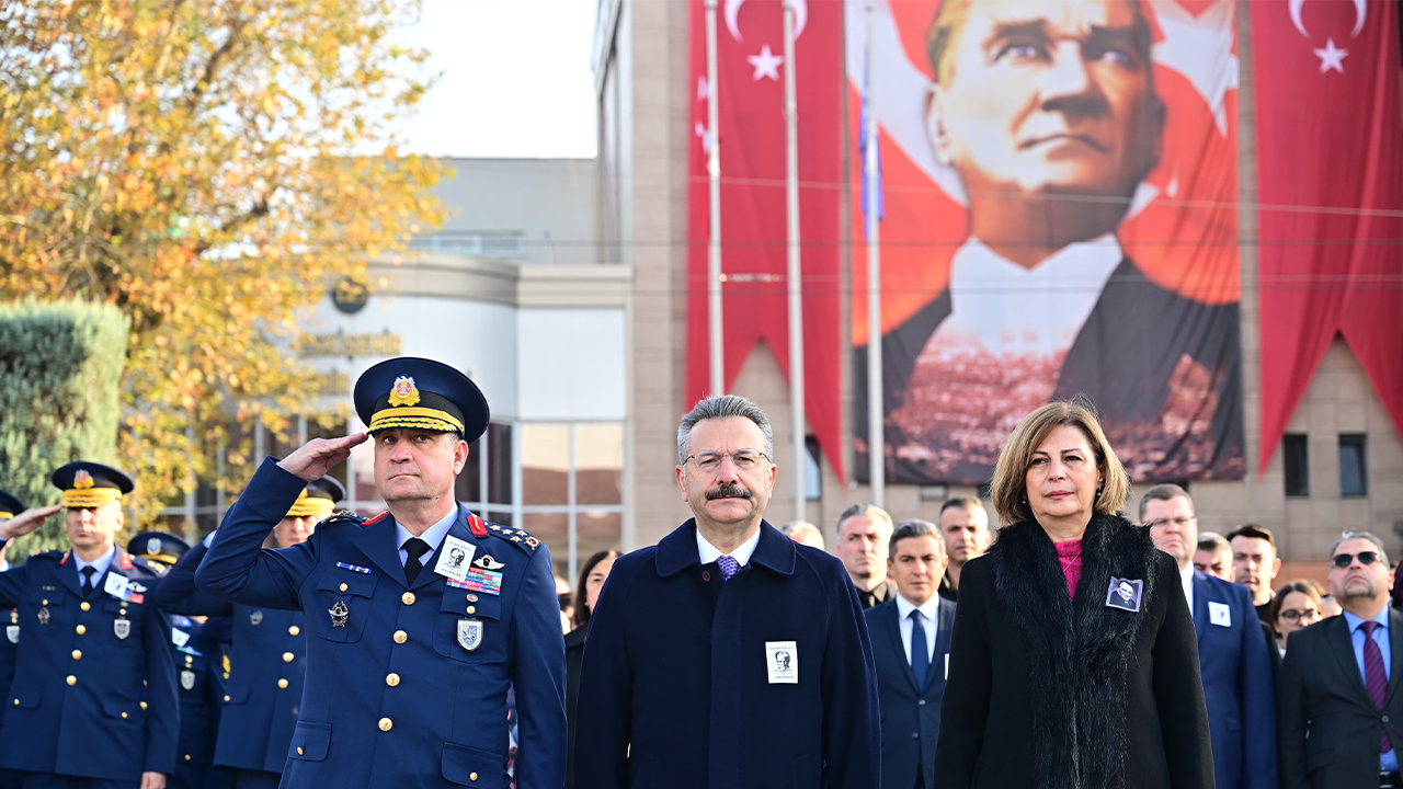 Atatürk Eskişehir'de Saygıyla Ve Özlemle Anıldı