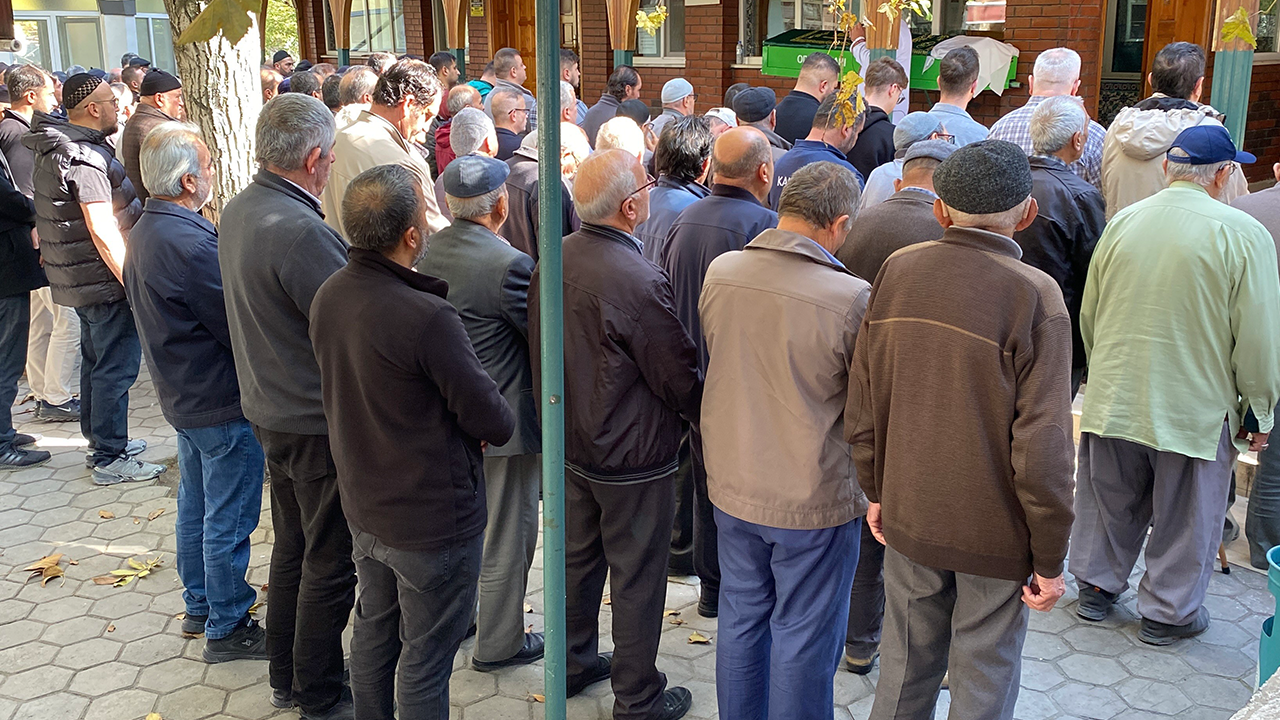 Cenazaye Birçok Vatandaş Katılıım Gösterdi