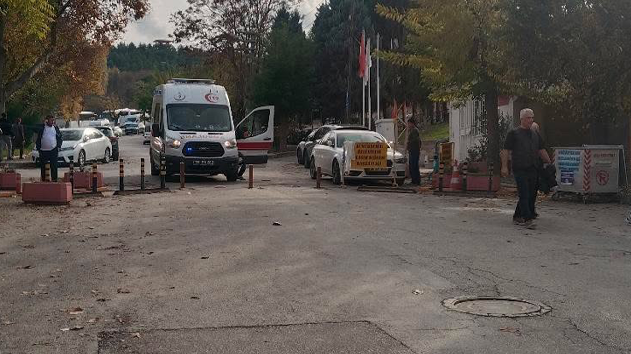 Demir Dubalar Geçişe Engel Oldu