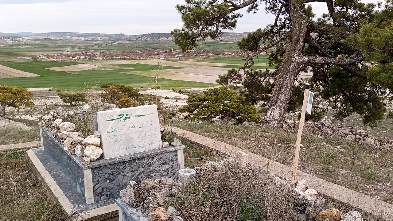 Doğan Baba Ve Gelininin Mezarı Yenilendi