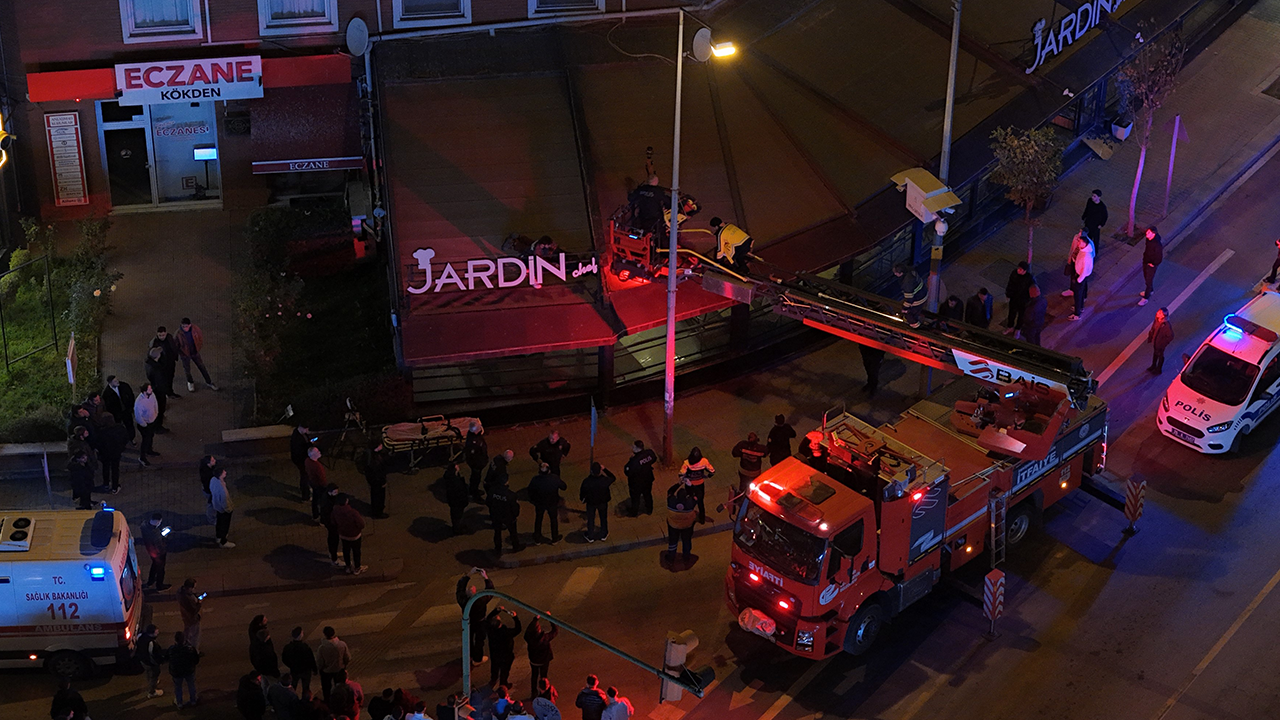 Düşen Genç Için Itfaiye Ekipleri Harekete Geçti