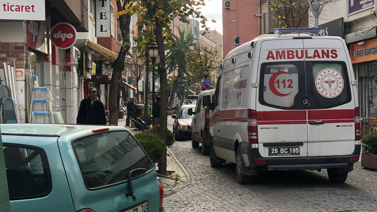 Duyarsız Sürücü Yüzünden Araçlar Geçemedi