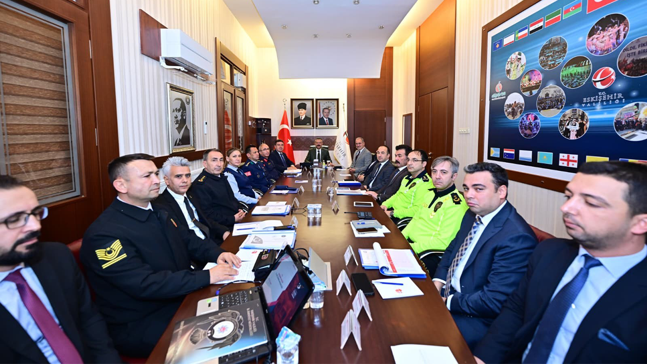 Eskişehir'de Il Güvenlik Ve Asayiş Toplantısı Yapıldı