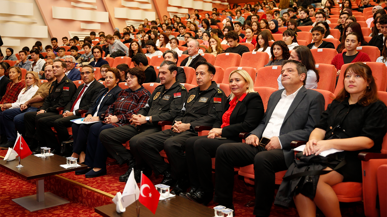 Etkinlik Geniş Katılımla Gerçekleşti