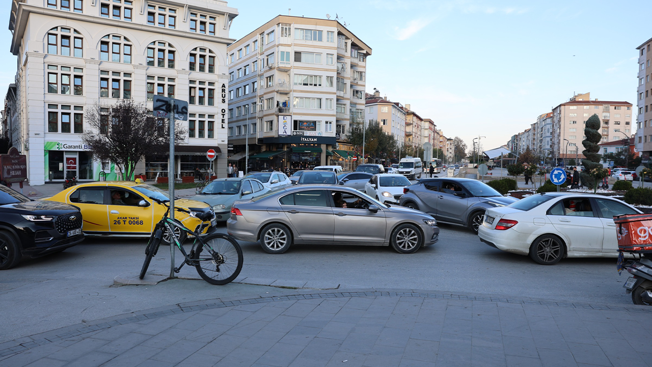 Haller Kavşağında Trafik Yoğunluğu