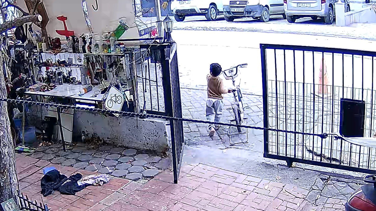 Hırsızlık Anı Anbean Kameralara Yansıdı