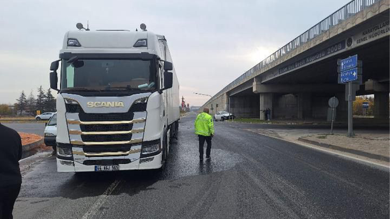 Kaza Sonucu Trafik Kontrollü Şekilde Sağlandı