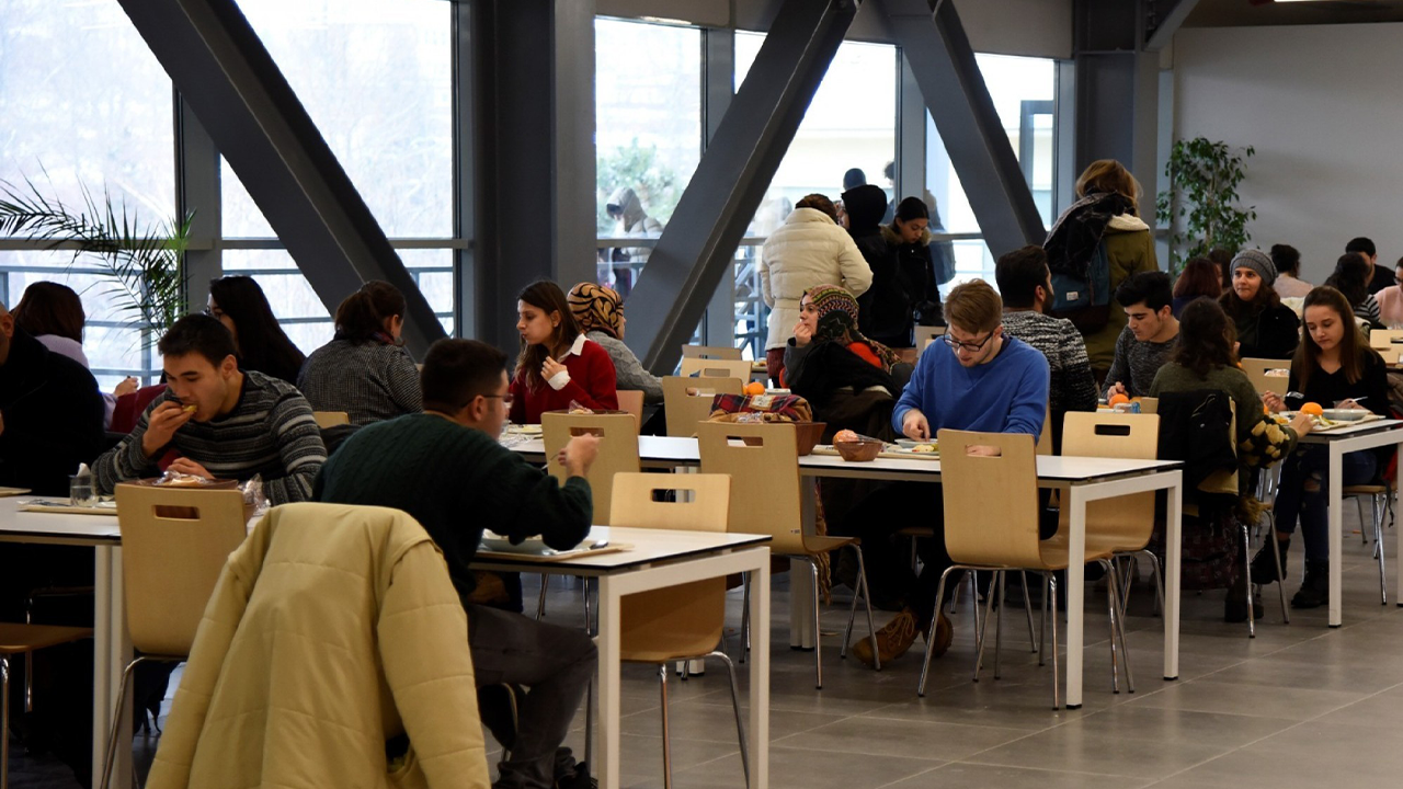 Öğrencilere Yemek Desteği Sağlanıyor