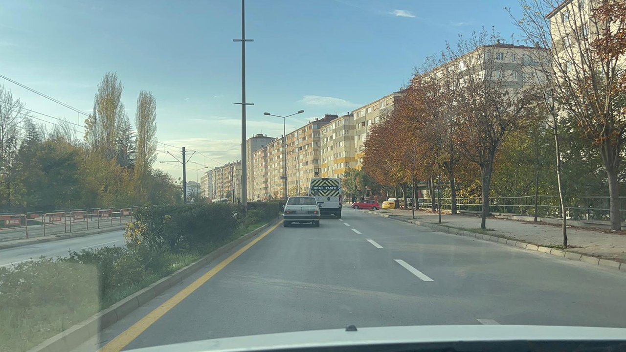 Otomobil Abartı Egzoz Nedeniyle Tepki Çekti