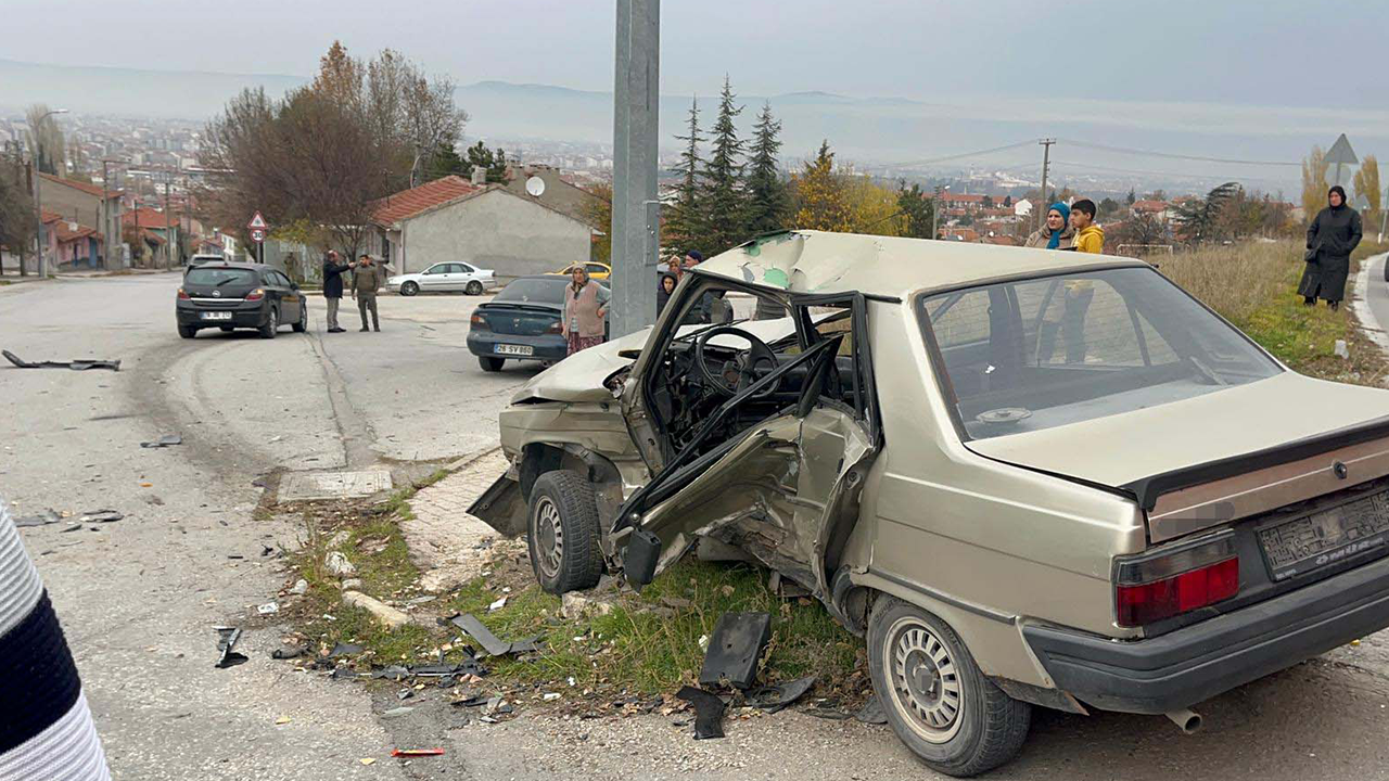 Otomobil Büyük Oranda Hasar Aldı