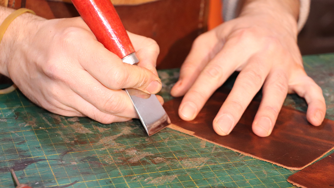 Özel Üretim Deri Ürünler Üretiliyor