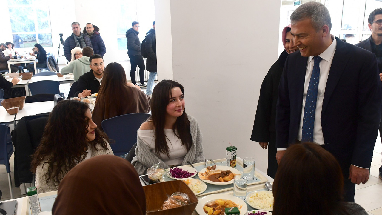 Rektör Adıgüzel'den Yemekhane Ziyareti