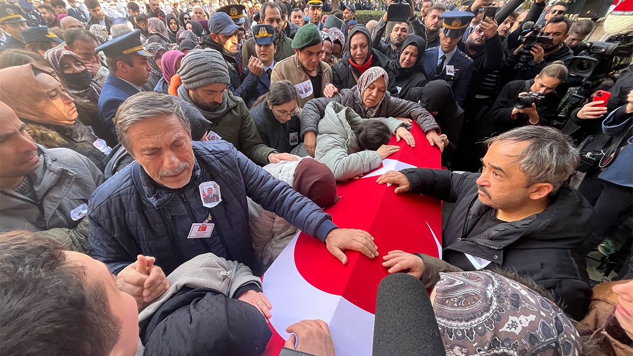 Şehit Üsteğmen Emre Mercan Son Yolculuğuna Uğurlandı