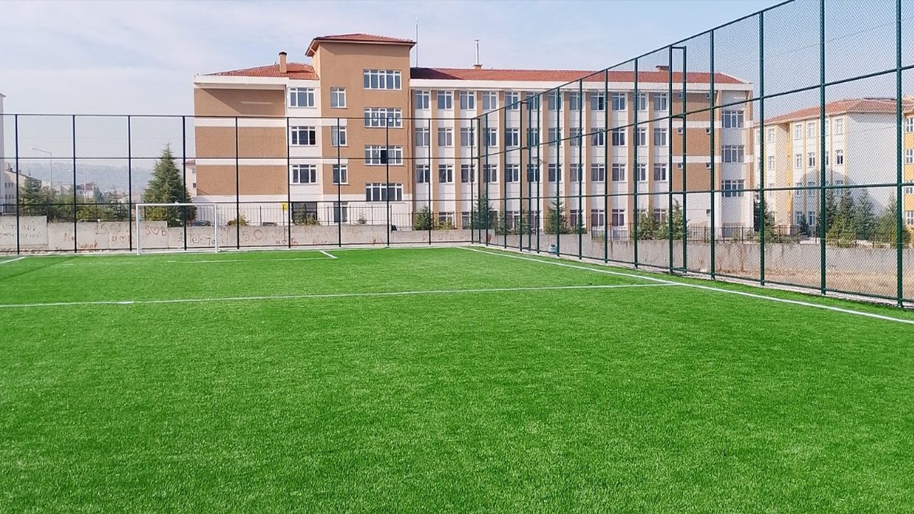 Sentetik Çim Sahalar Tamamlandı