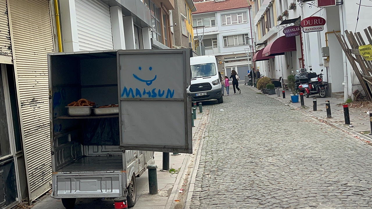 Tatlılar Açıkta Bırakıldı