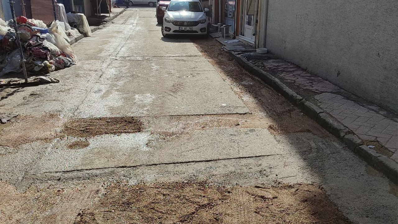 Vatandaşlar Çukuru Kendi Imkanları Ile Kapattı