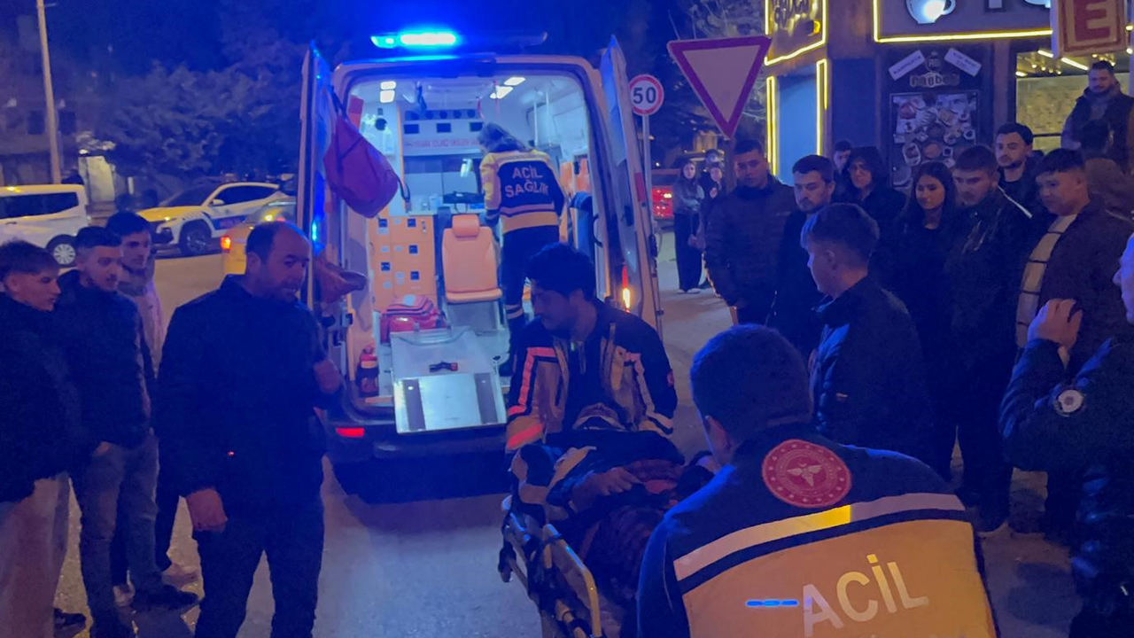 Yaralanan Şahıs Sağlık Ekiplerince Hastaneye Kaldırıldı