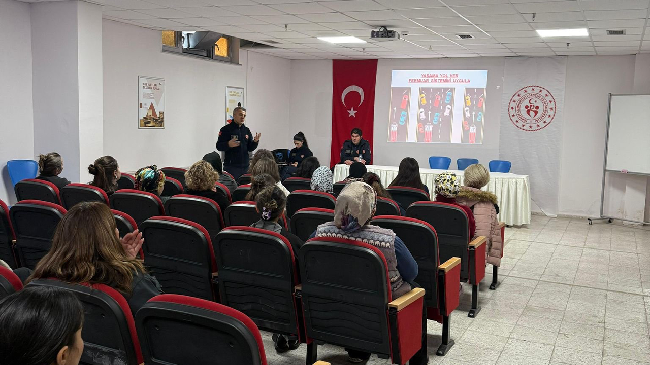 Yurt Personellerine Teorik Eğitimler Verildi