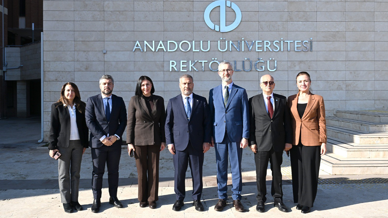 Ziyaret Sonrası Hatıra Fotoğrafı Çekildi