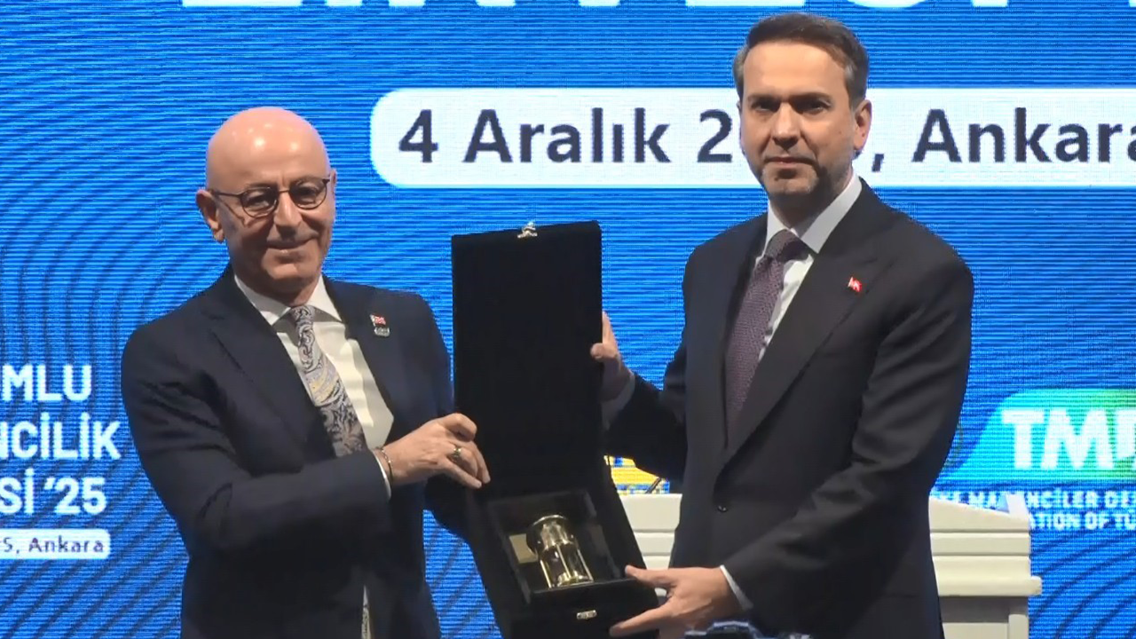 Bakan Alparsan Bayraktar