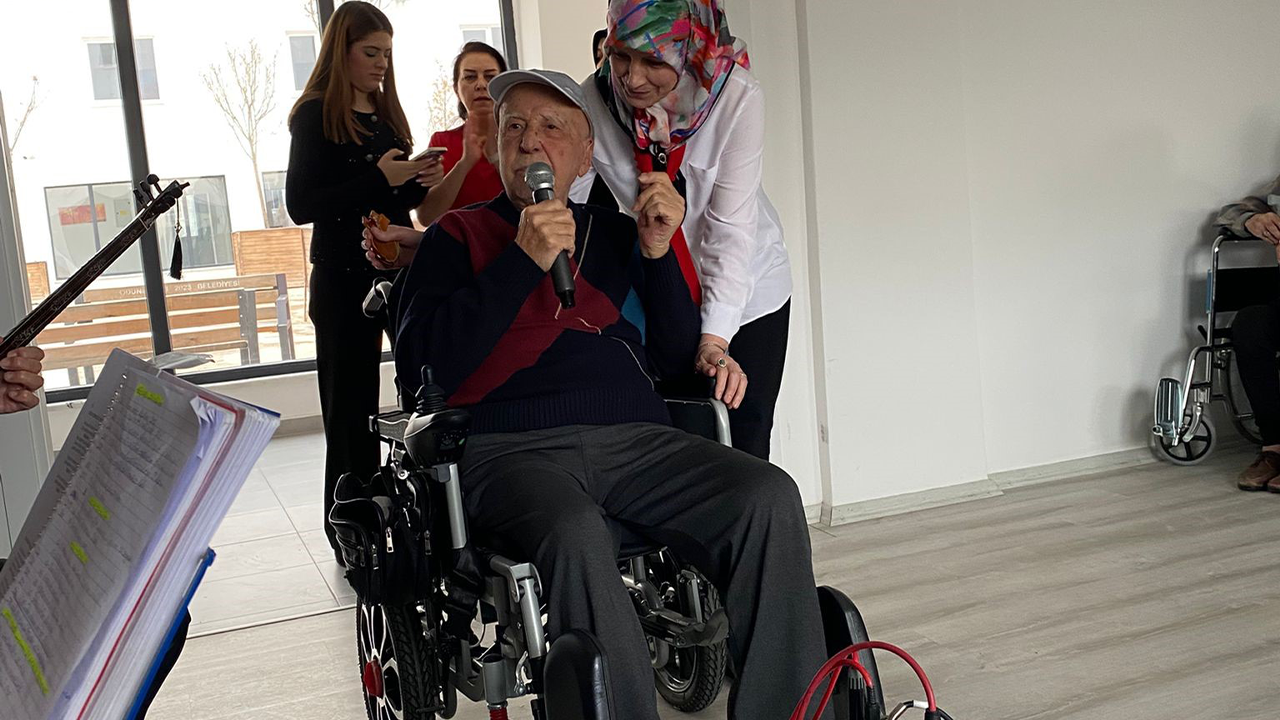 Bakım Merkezi Sakinleri Konseri Ilgiyle Takip Etti