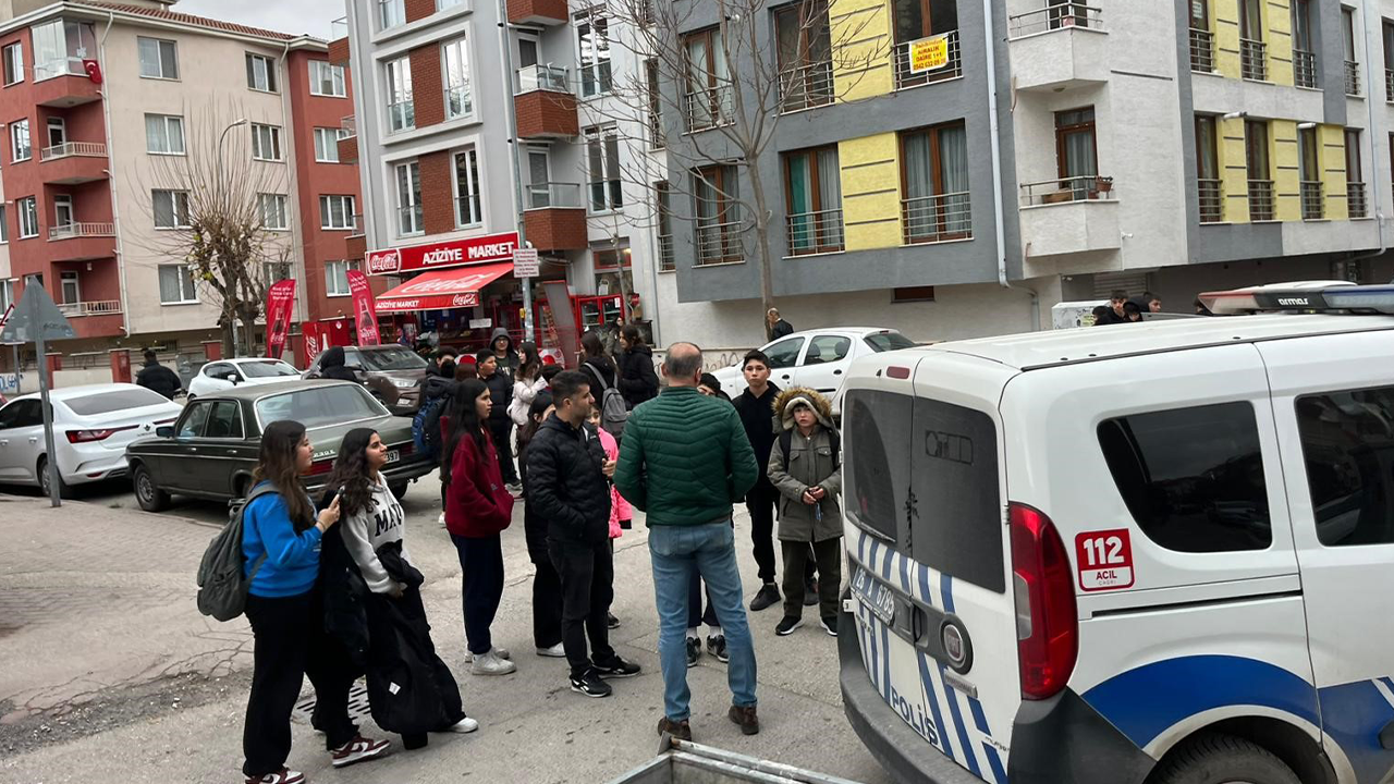 Bıçaklı Saldırı Sonrası Ekipler Olay Yerine Sevk Edildi