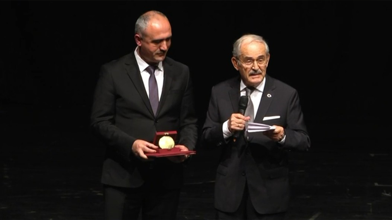 Büyükerşen'e Anlamlı Ödül