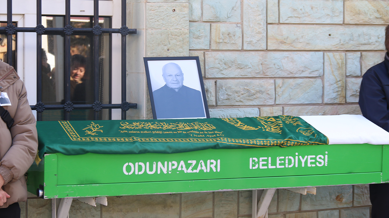 Cumhuriyet Yıldızlar Son Yolculuğuna Uğurlandı