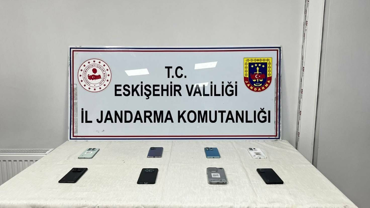 Ele Geçirilen Kaçak Cep Telefonları