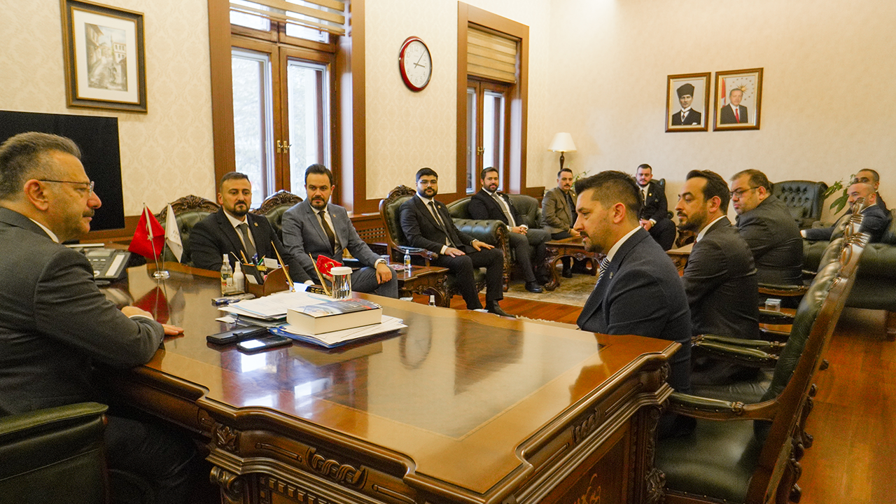 Esmiad Yönetimi Vali Aksoy'u Makamında Ziyaret Etti