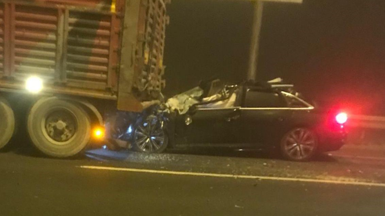 Feci Kazada Araç Hurdaya Döndü