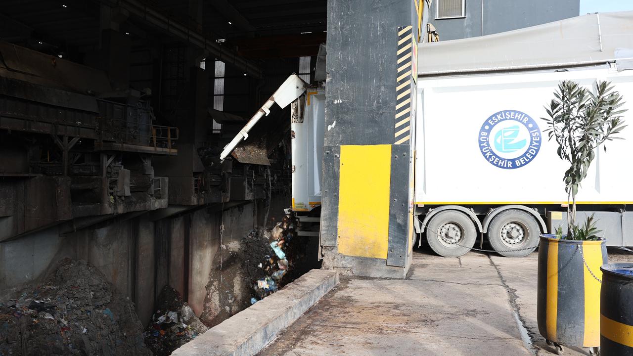 Ilçelerdeki Atıklar Tesislere Taşınıyor