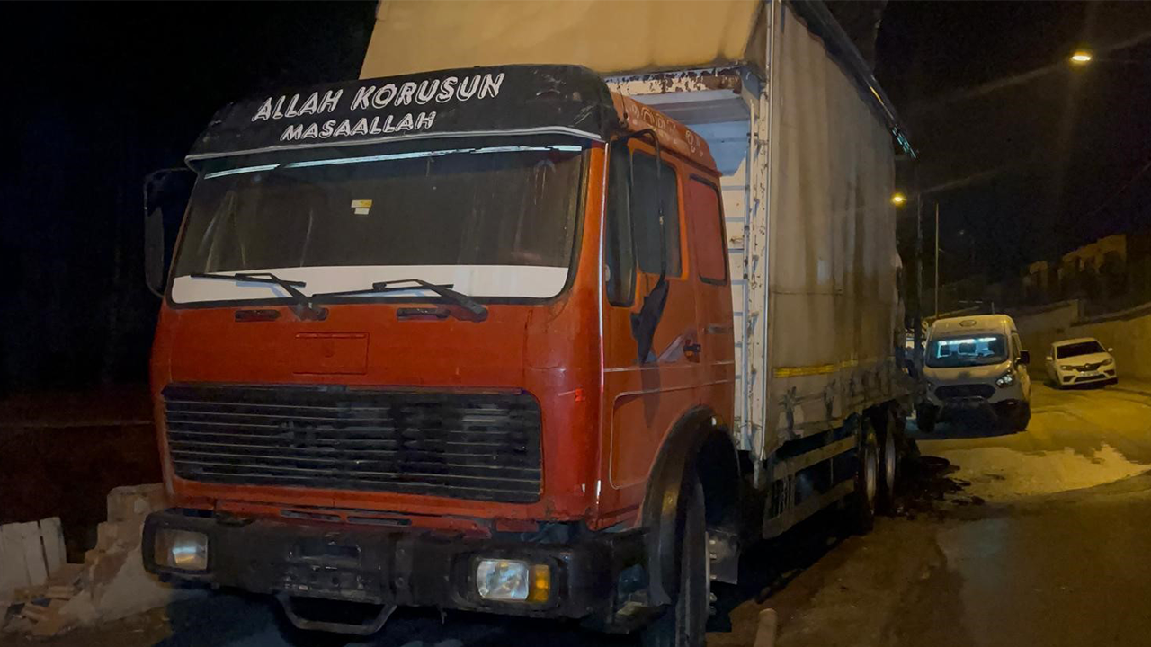 Kasası Yanan Kamyon