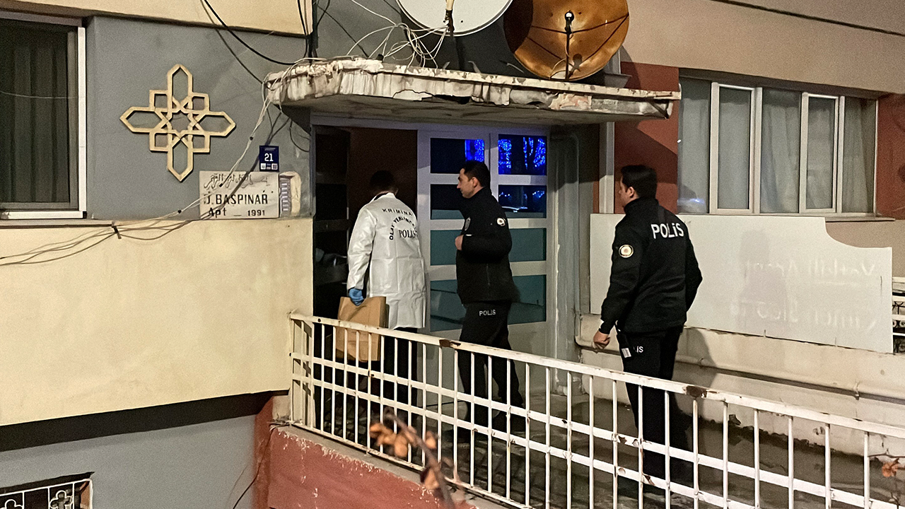 Olay Yeri Ekipleri Ikamette Incelemelerde Bulundu