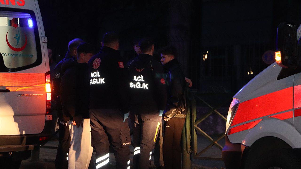 Sağlık Ekipleri Yaralılara Müdahalede Bulundu