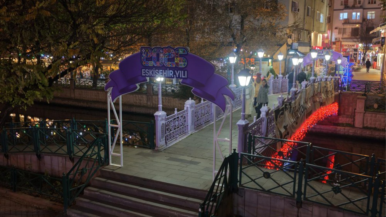 Sokaklar Eskişehir Yılı Temasıyla Süslendi