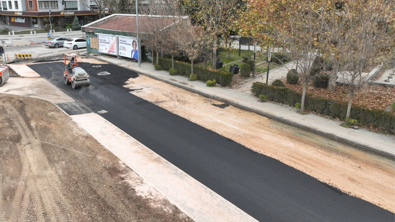 Sokakta Asfalt Kaplama Çalışmaları Gerçekleştirildi