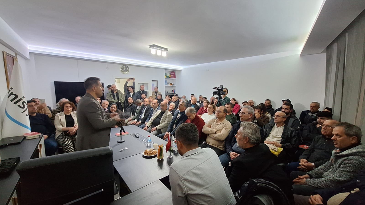 Söyleşi Yoğun Katılımla Gerçekleşti