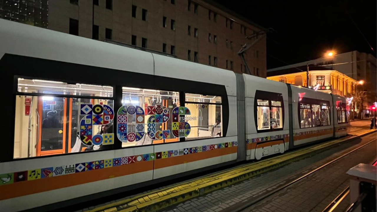 Tramvaylar Süslendi