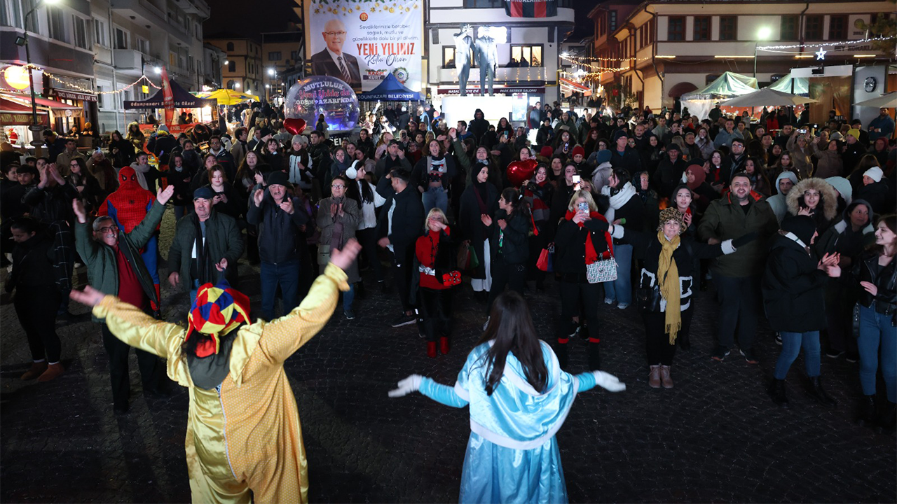 Yeni Yıl Pazarında Renkli Etkinlikler Gerçekleşti