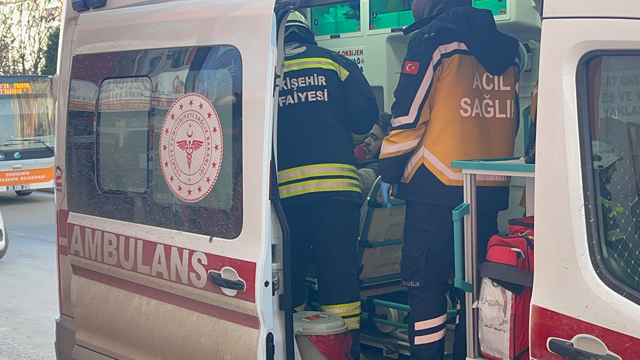 1 Kişi Dumandan Etkilenerek Hastaneye Kaldırıldı