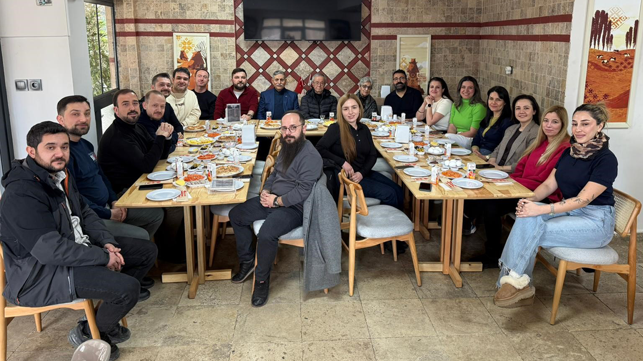 24 Yıl Aradan Sonra Tekrar Bir Araya Geldiler